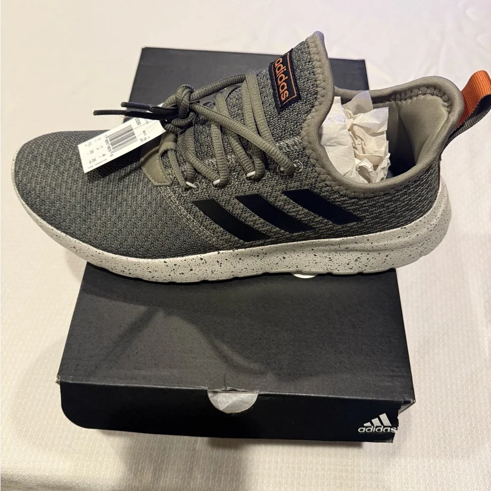 Adidas men’s 11.5 Lite Racer sneakers. - Picture 3 of 3
